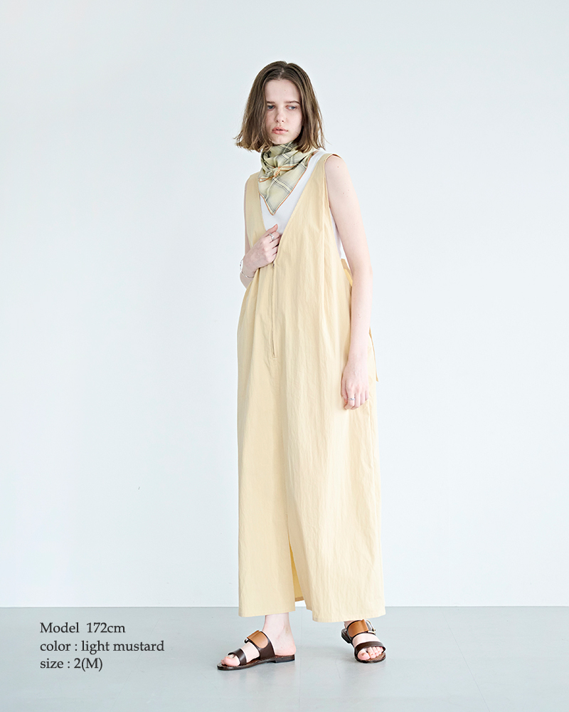 kha:ki(カーキ)ライトウェザーVネックジップアップジャンパードレス“V/NJUMPERDRESS”mil26hop3102