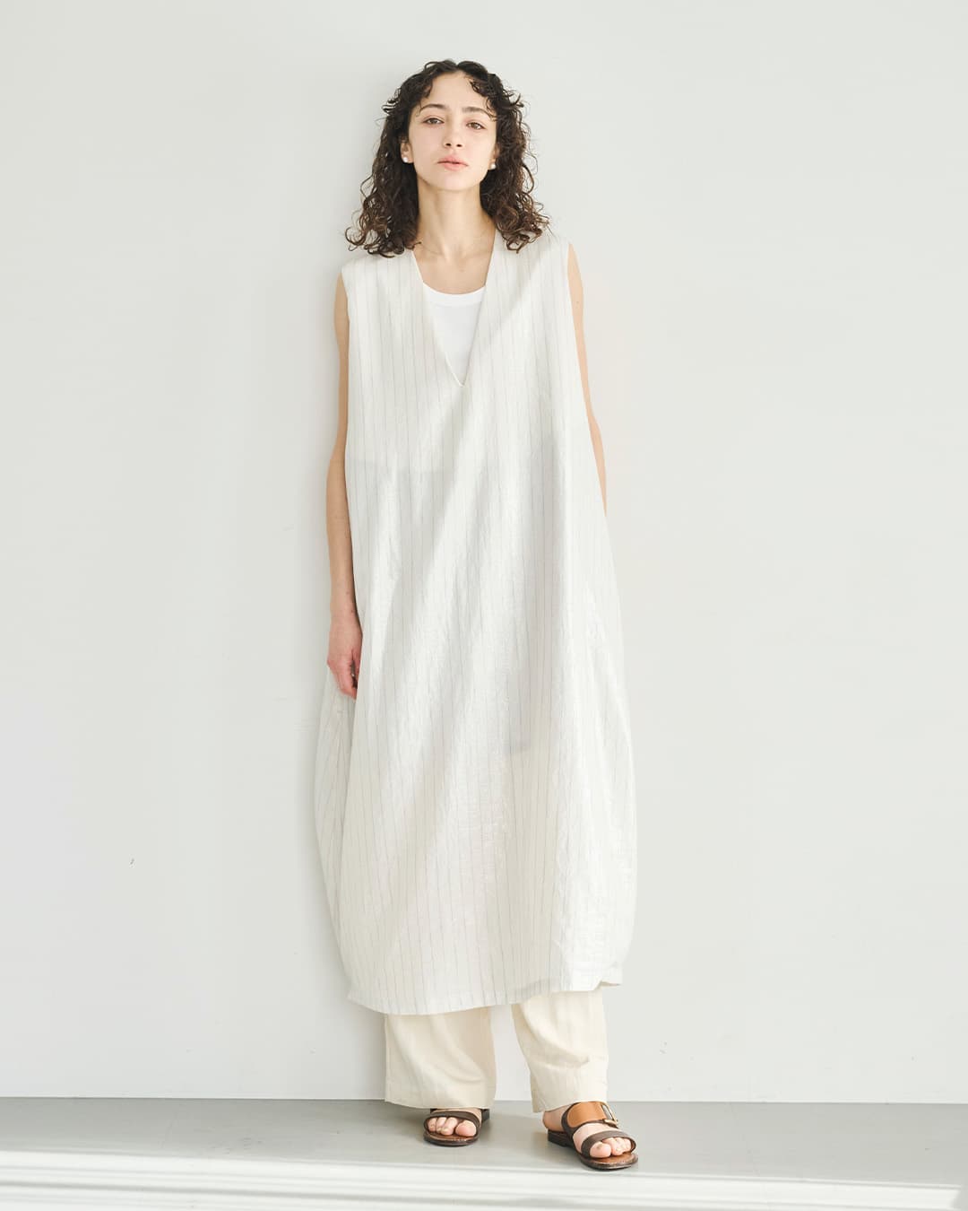 kha:kiフォイル プリント ストライプ Vネック ドレス FOIL PRINT STRIPE DRESS mil26sop3107