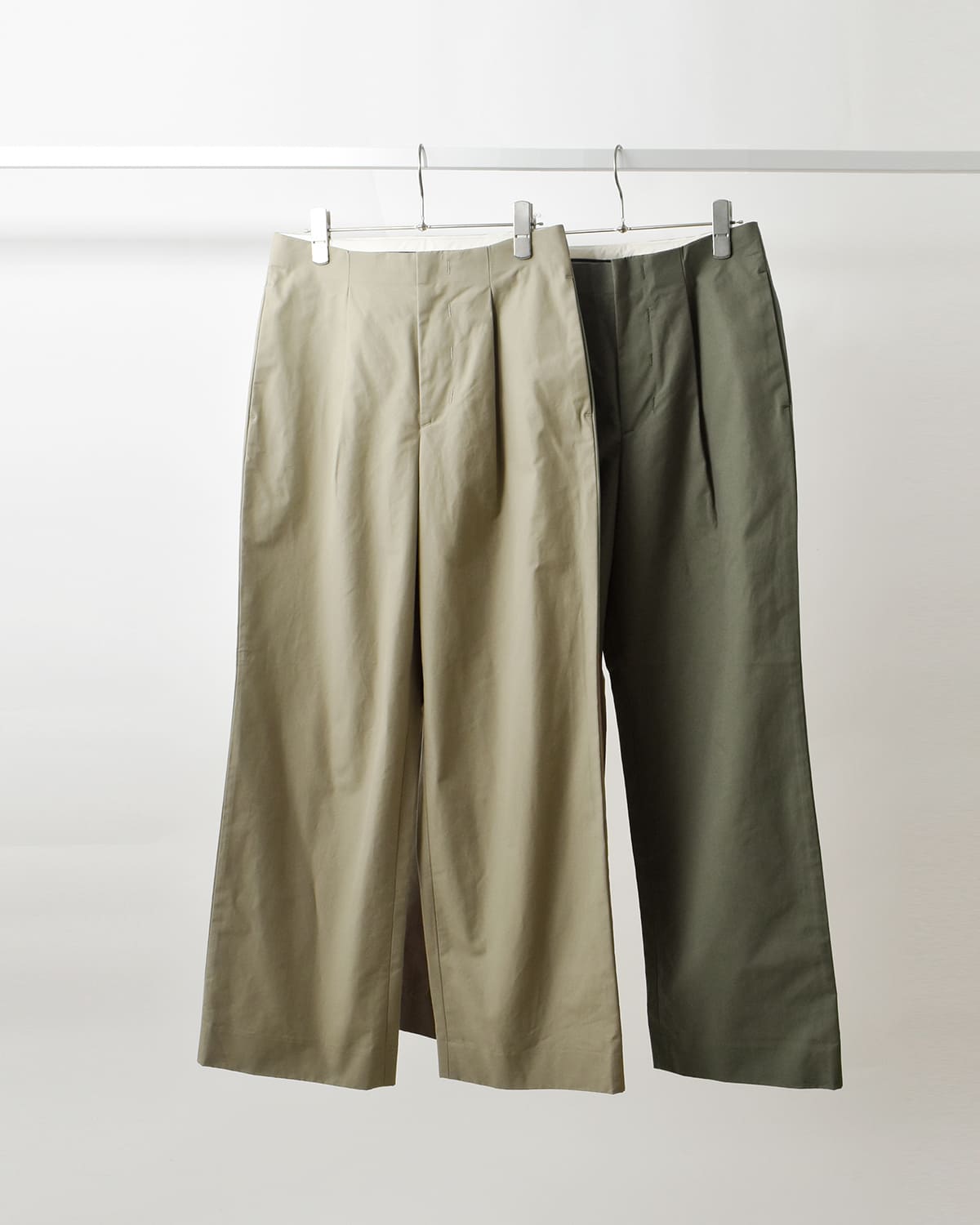 Nicolas Jenson(ニコラジェンソン)コットンチノクロストラウザーパンツ “60/3 THREE STRANDS CHINO TROUSER” nj30-25c-001