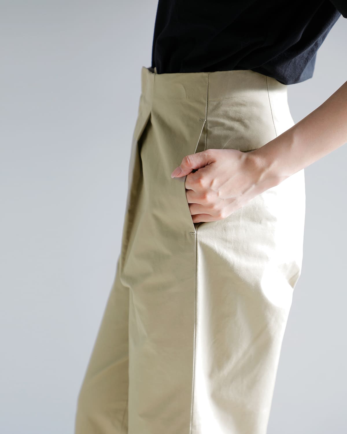 Nicolas Jenson(ニコラジェンソン)コットンチノクロストラウザーパンツ “60/3 THREE STRANDS CHINO TROUSER” nj30-25c-001