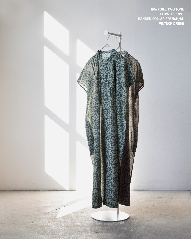 SOIL(ソイル)コットンボイルツートーンフラワープリントバンドカラーフレンチスリーブピンタックドレスnsl26073