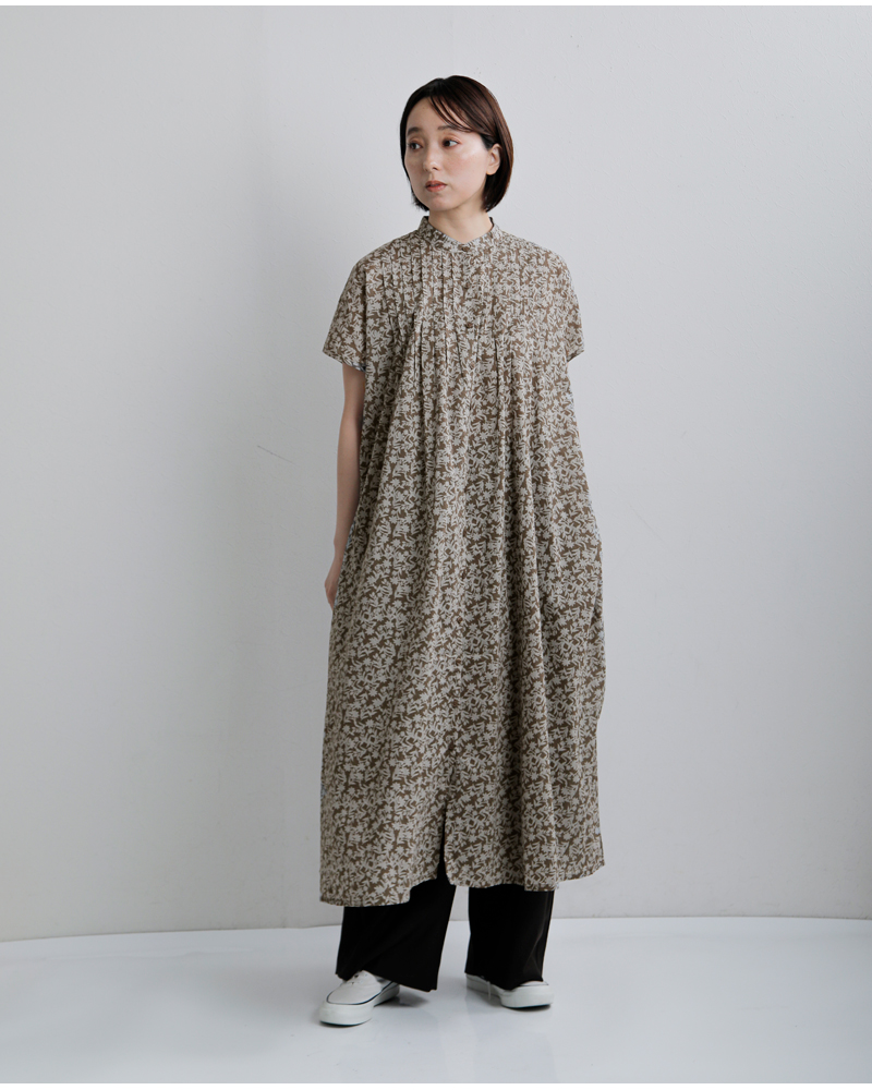 SOIL(ソイル)コットンボイルツートーンフラワープリントバンドカラーフレンチスリーブピンタックドレスnsl26073