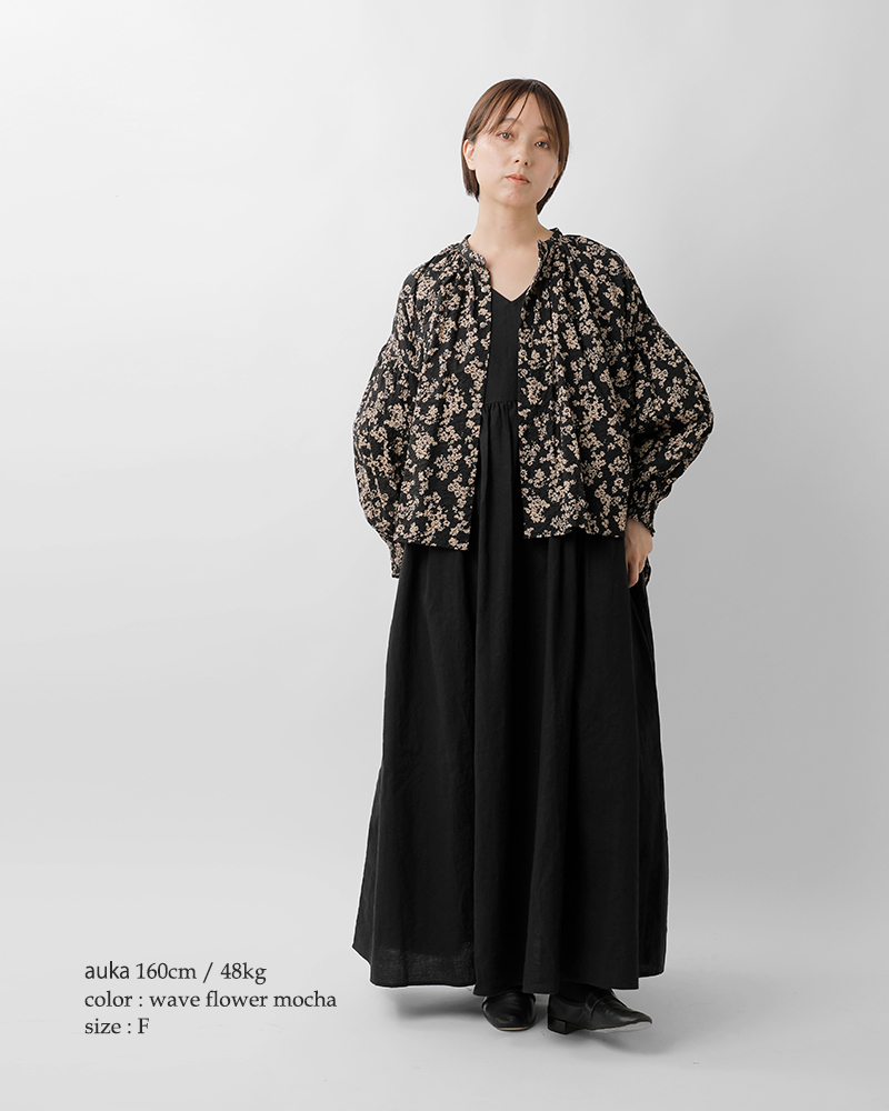 PARIS DE AOUNE(パリドゥアオウネ)フラワープリントバンドカラーシャーリングブラウスpa260bl029