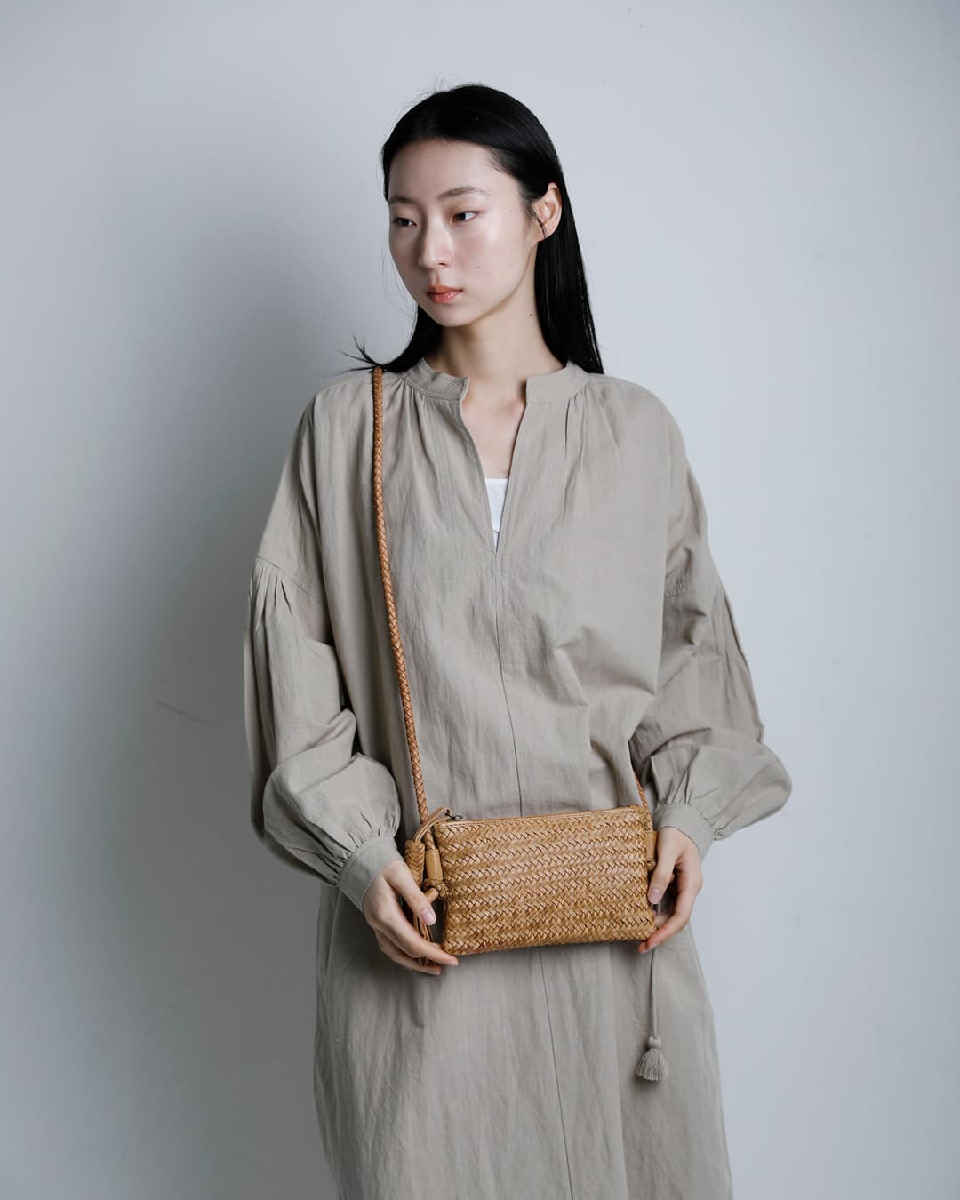 BIBA(ビバ)ウォッシュド カウレザー ハンドブレイド ミニクロスバッグ “PERKINS” per15l