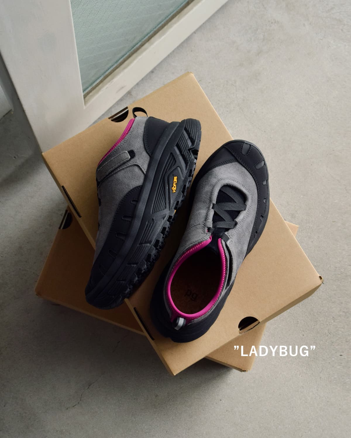 pg�X�G�[�h �r�u�����\�[�� �x���N�� �e�[�v�x���g �X�j�[�J�[ LADYBUG pg-0045w
