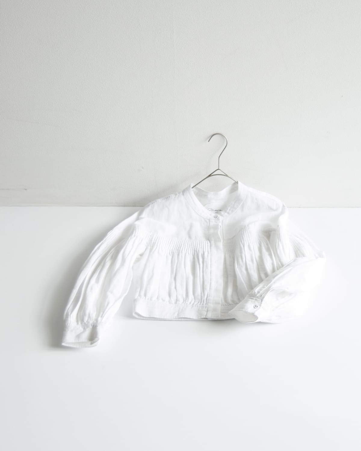 Pheeta(フィータ)コットンリネンバンドカラーピンタックブラウス “Stella” ph015c-25