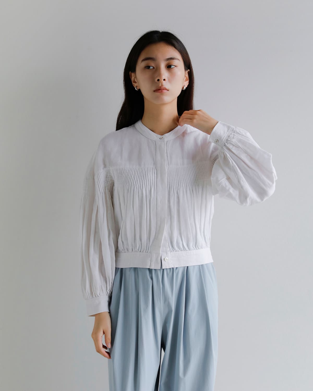 Pheeta(フィータ)コットンリネンバンドカラーピンタックブラウス “Stella” ph015c-25