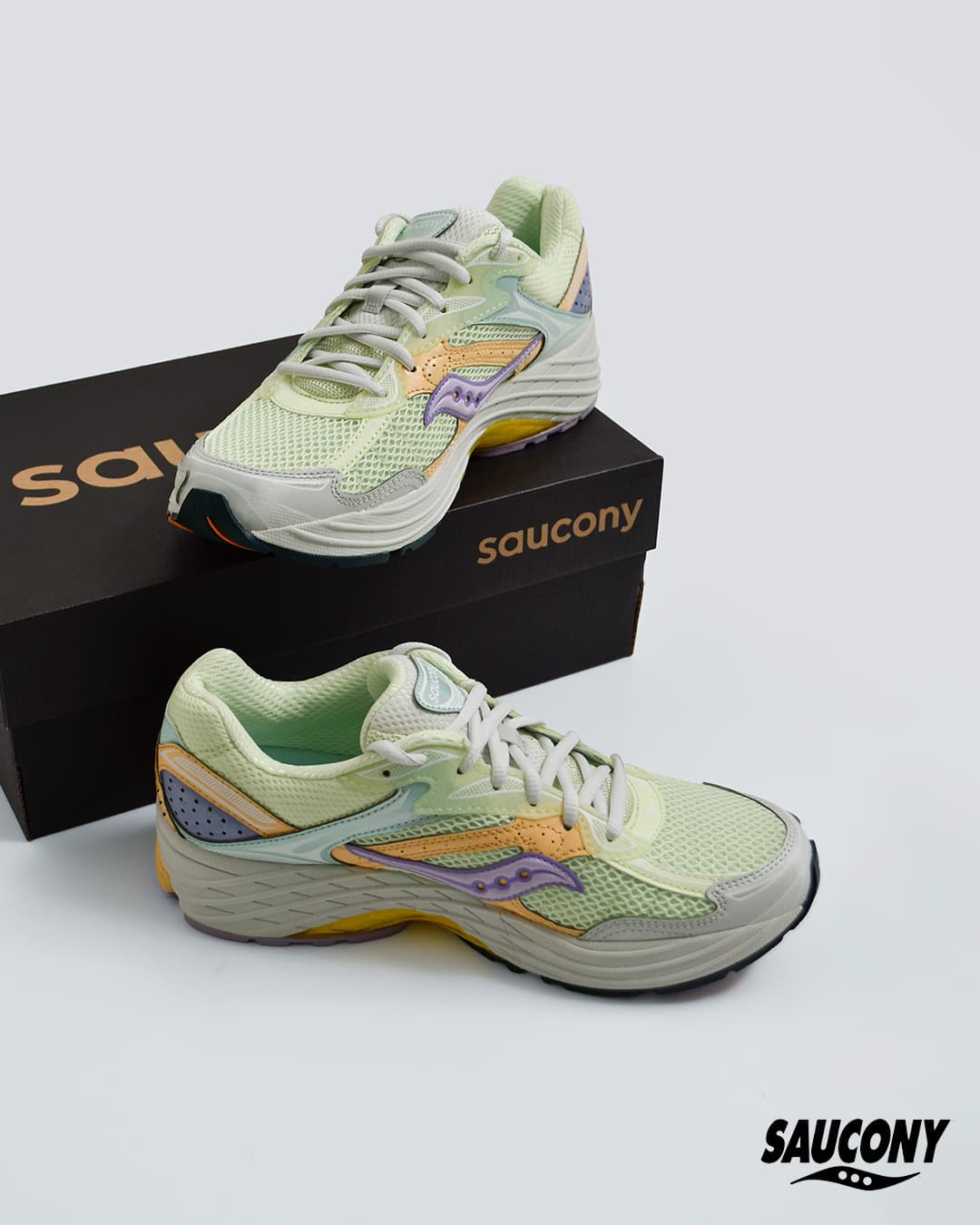 sauconyリフレクションズ スニーカー progrid-omni9