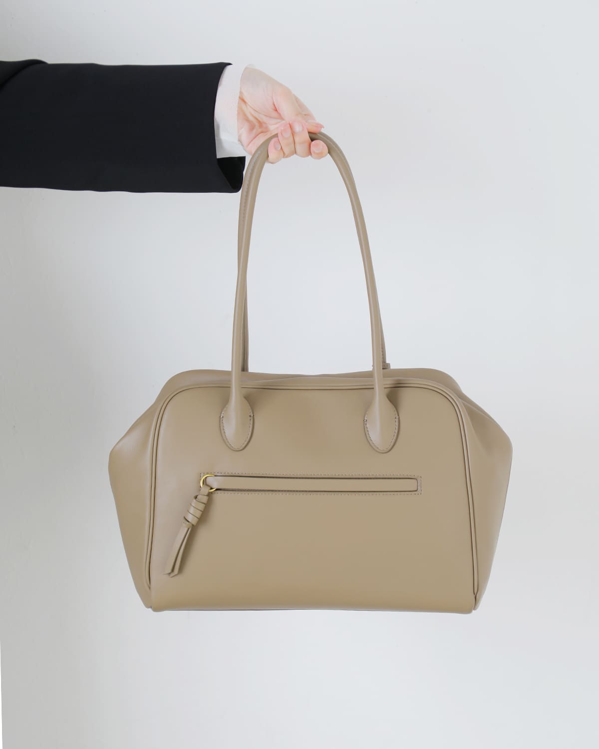 TOV(トーヴ)ムーカウレザーボストンバッグMOUM t26s07b581