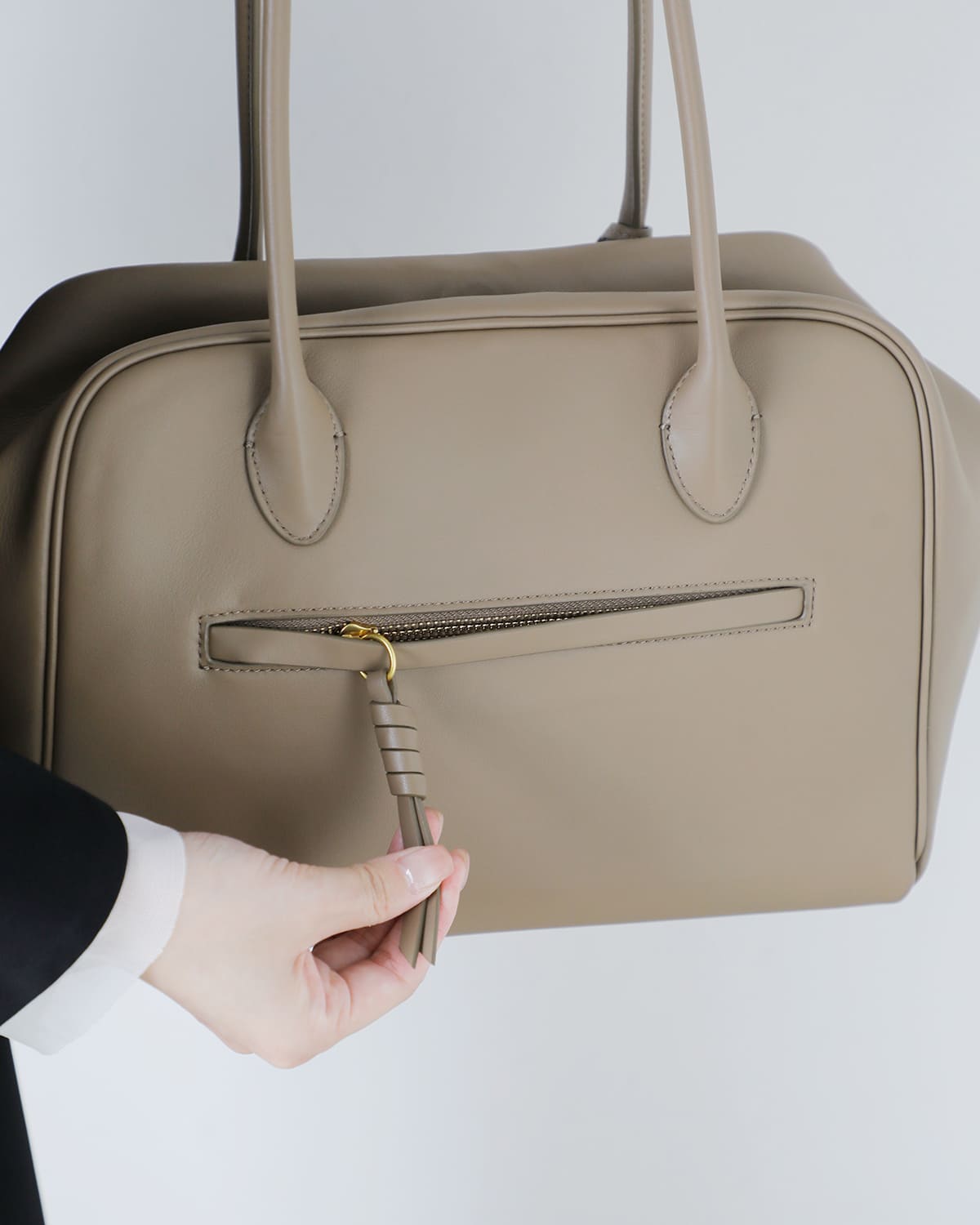 TOV(トーヴ)ムーカウレザーボストンバッグMOUM t26s07b581