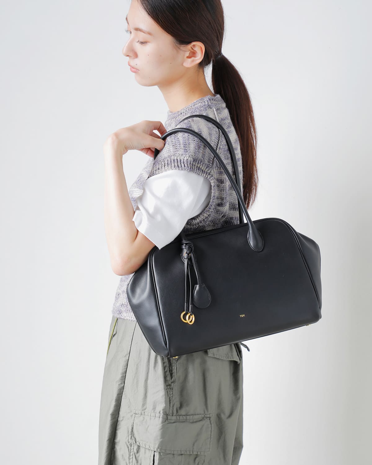 TOV(トーヴ)ムーカウレザーボストンバッグMOUM t26s07b581