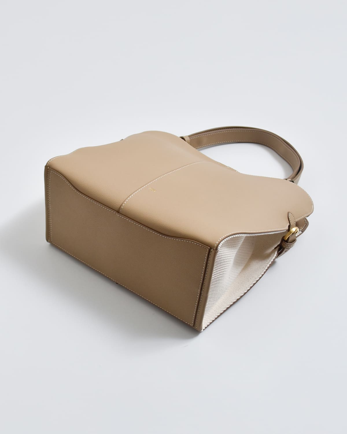 TOV(トーヴ)リアンカウレザー シュリンクファブリックコンビワンハンドルバッグ RIEN FABRIC COMBINATION S t26s07b593