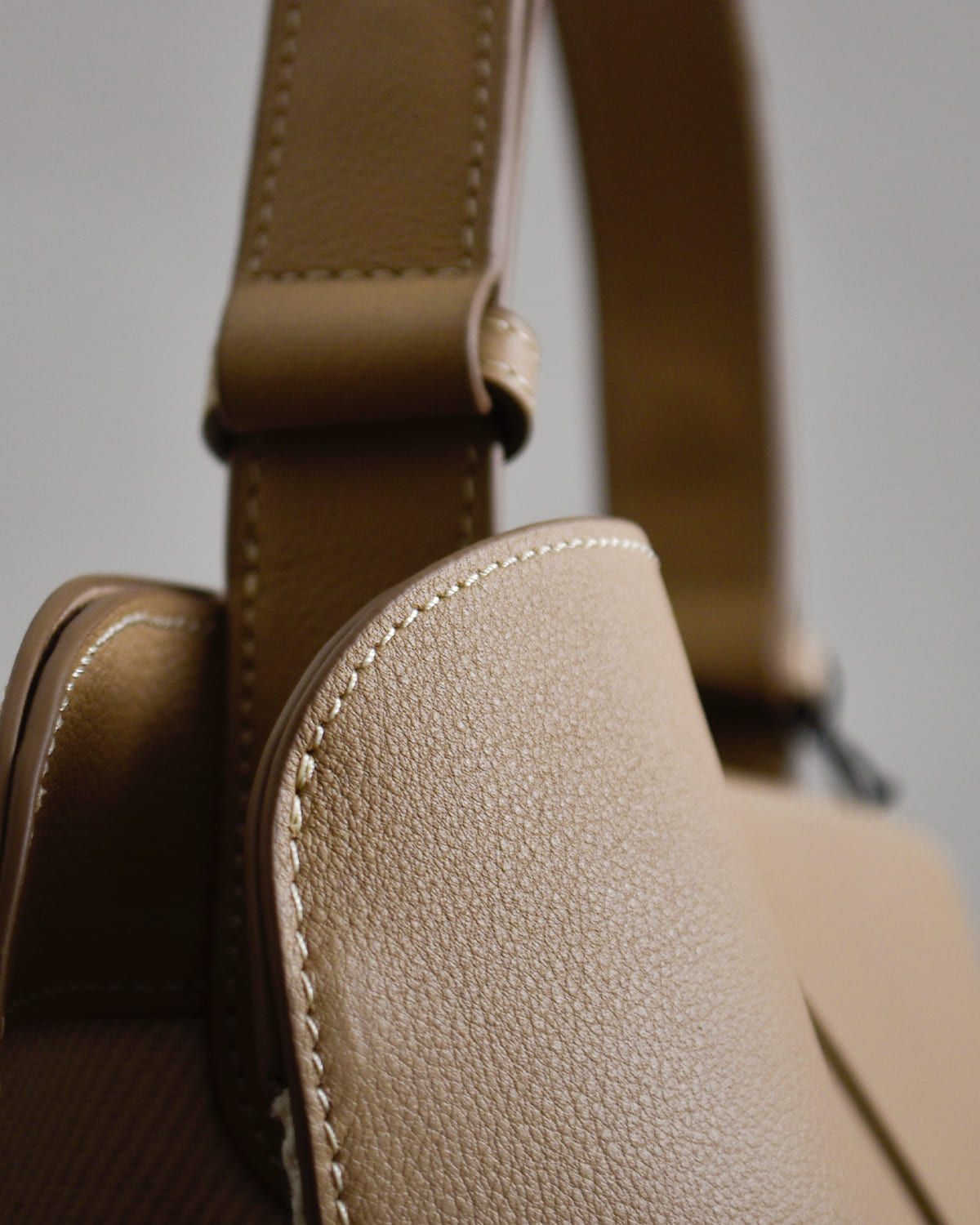 TOV(トーヴ)リアンカウレザー シュリンクファブリックコンビワンハンドルバッグ RIEN FABRIC COMBINATION S t26s07b593