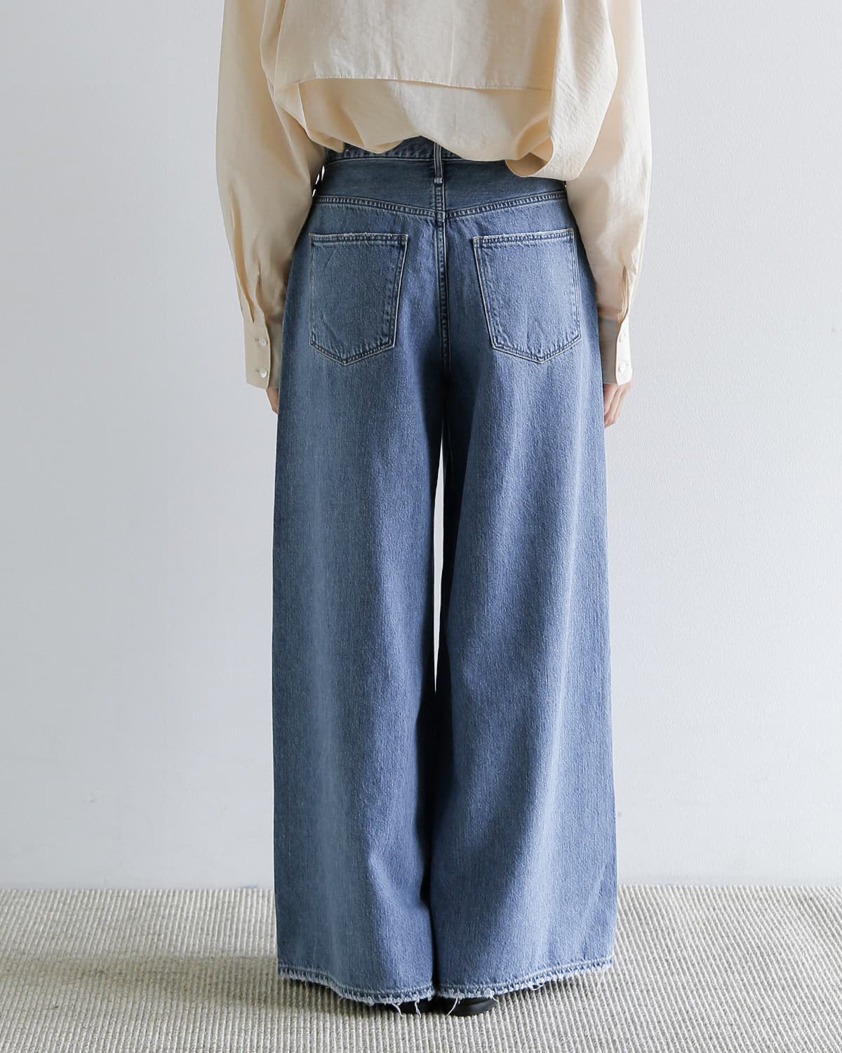 upper hights(アッパーハイツ)ミドルライズワイドバギー パンツ  “THE BLAIR” the-blair