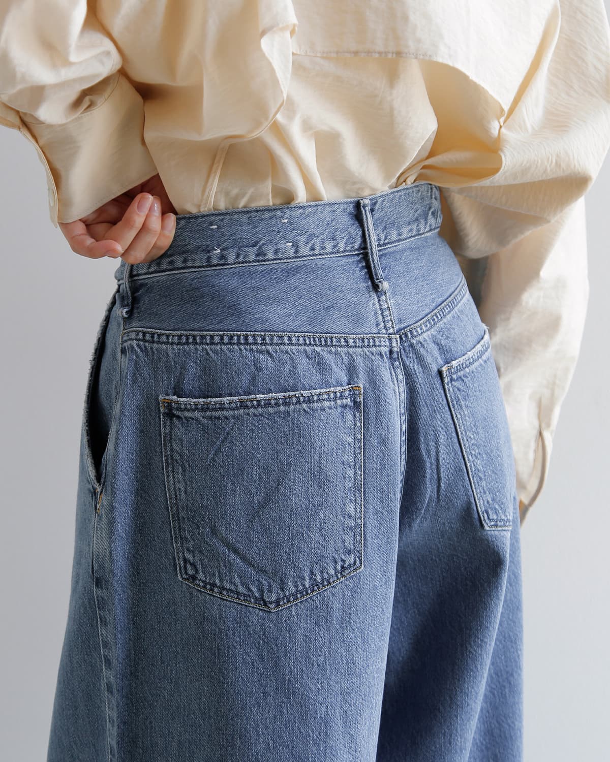 upper hights(アッパーハイツ)ミドルライズワイドバギー パンツ  “THE BLAIR” the-blair