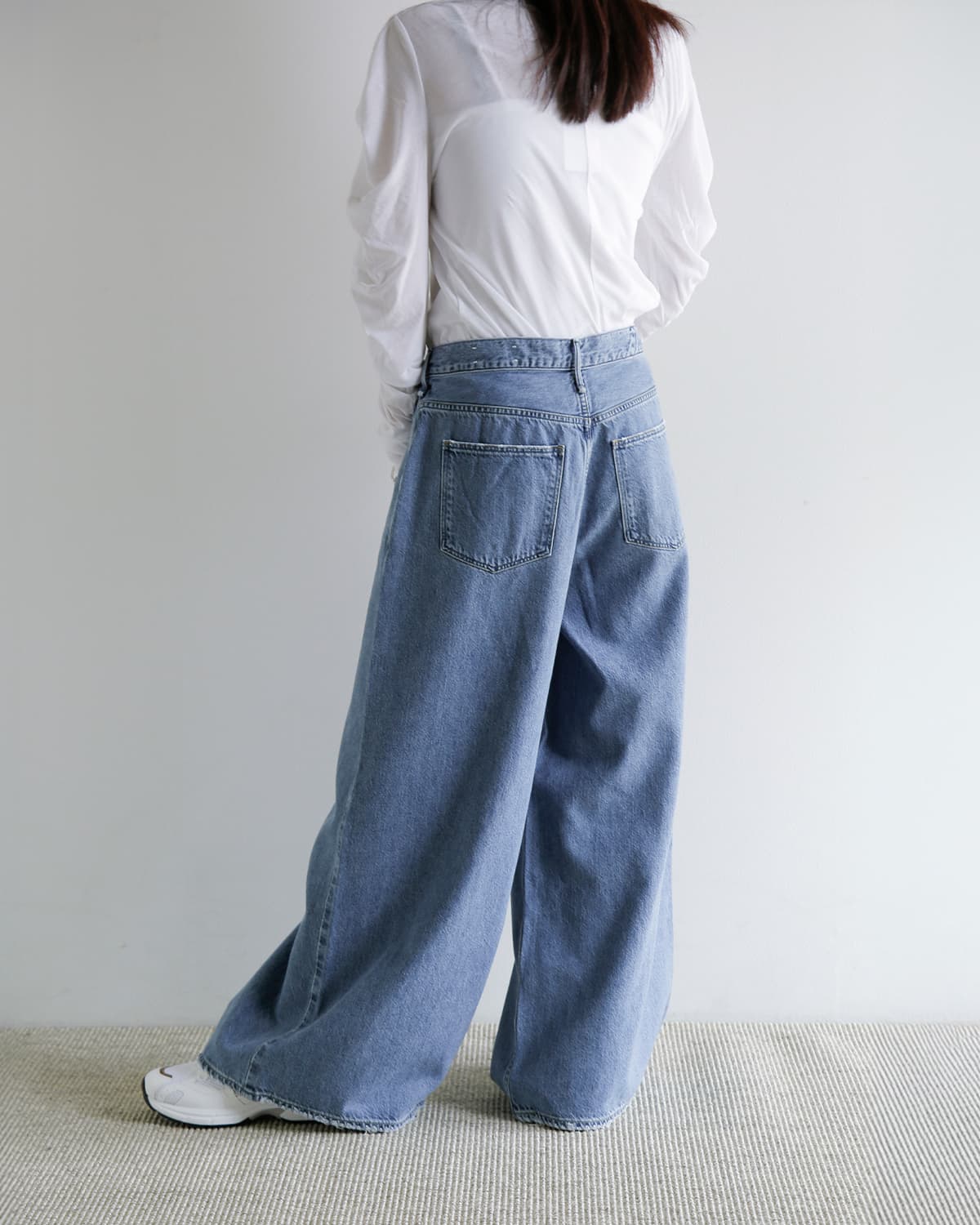 upper hights(アッパーハイツ)ミドルライズワイドバギー パンツ  “THE BLAIR” the-blair