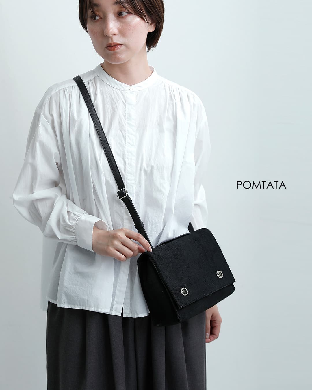 POMTATAカウレザースエード スクエア フラップショルダーバッグ TOGO SHOULDER BAG