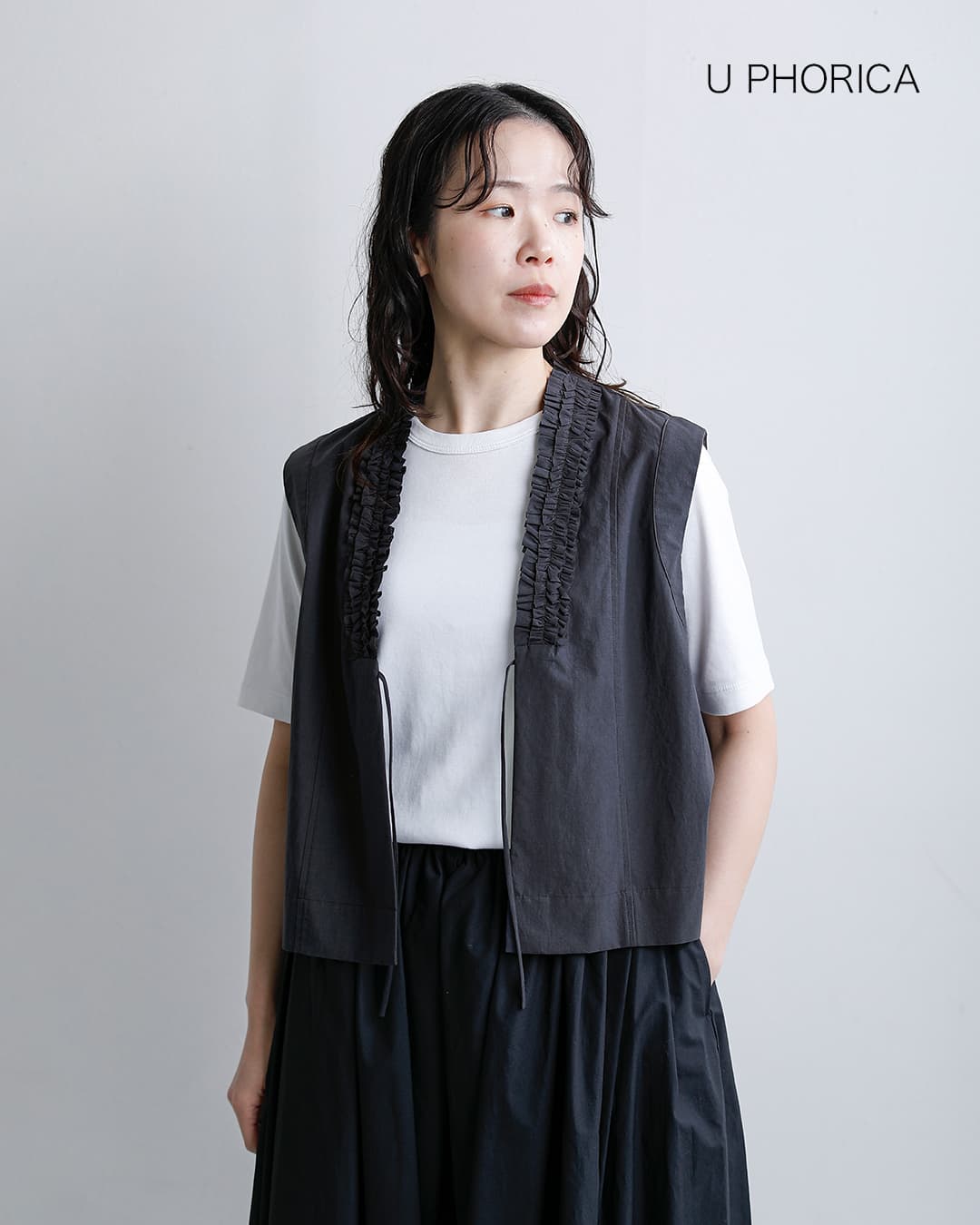 U PHORICA近江晒コットン Vネック フリル ジレ u24-12688-61