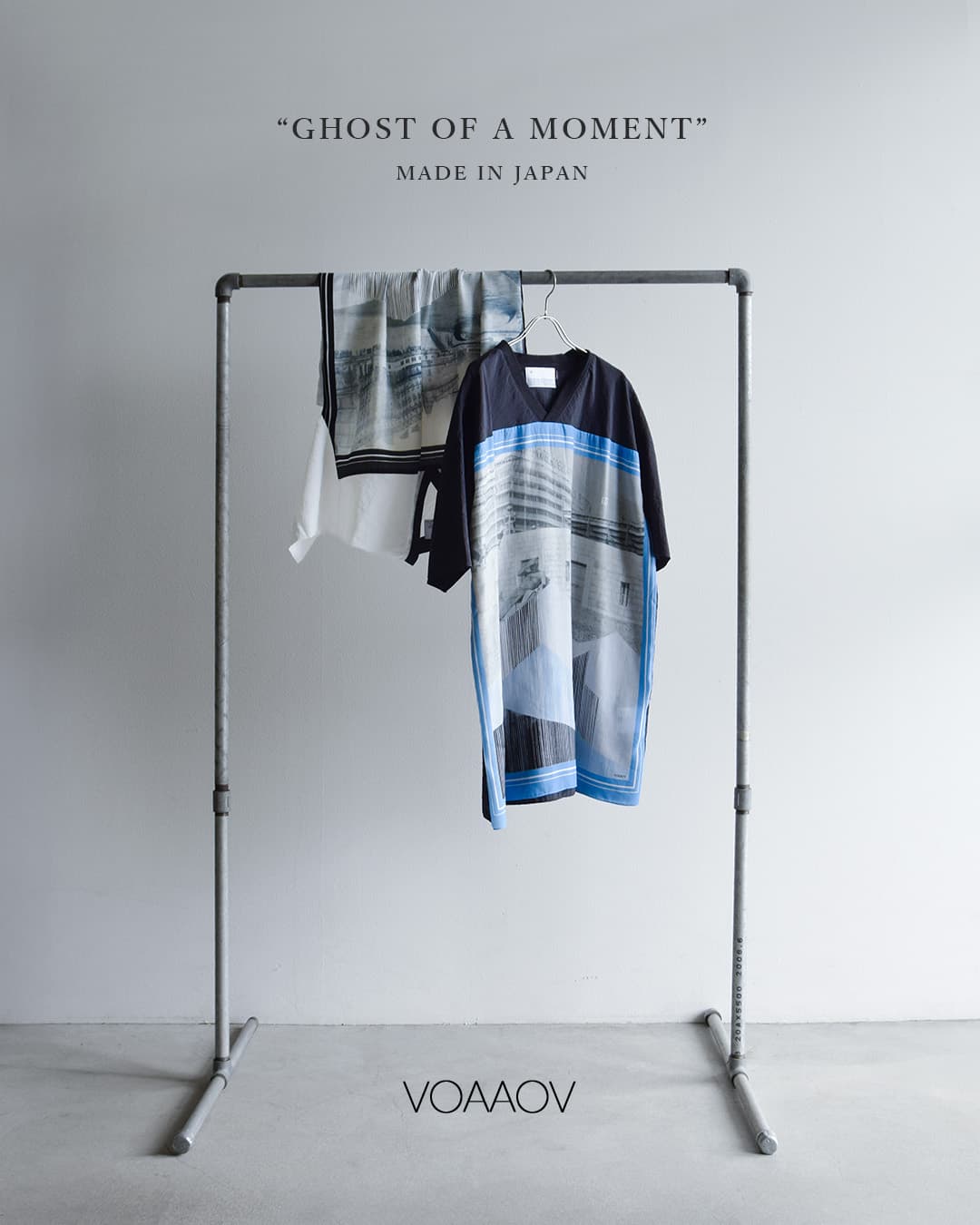 VOAAOVVネック 半袖 プリント Tシャツ “GHOST OF A MOMENT” votp-p112