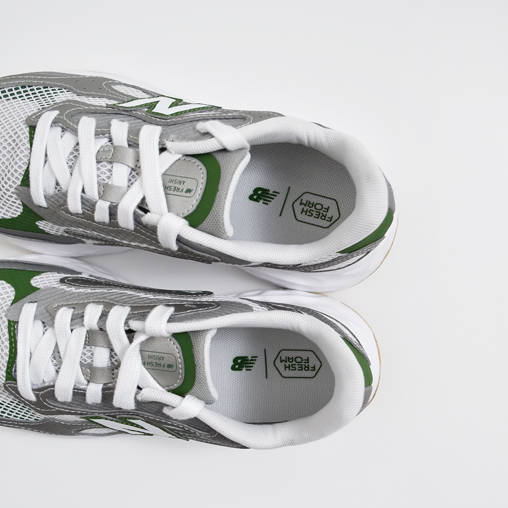 new balance(ニューバランス)メッシュアッパースニーカーwaris