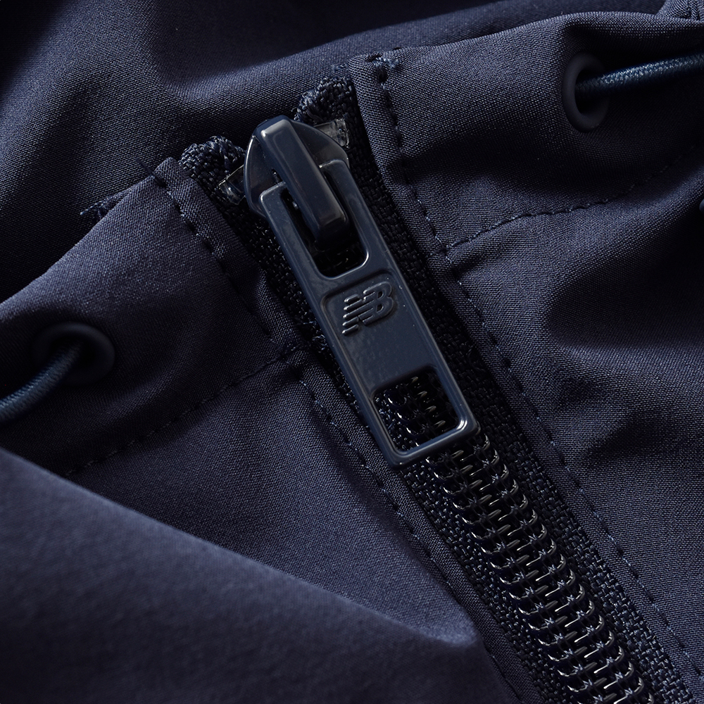 new balance(ニューバランス)ウーブンフーデッドジャケットwj61m2mg