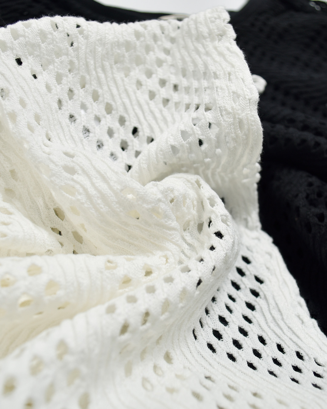 unfilパターンメッシュ コットン フリル ノースリーブ プルーバー “pattern mesh cotton jersey ruffled sleeveless top” wxsp-uw130